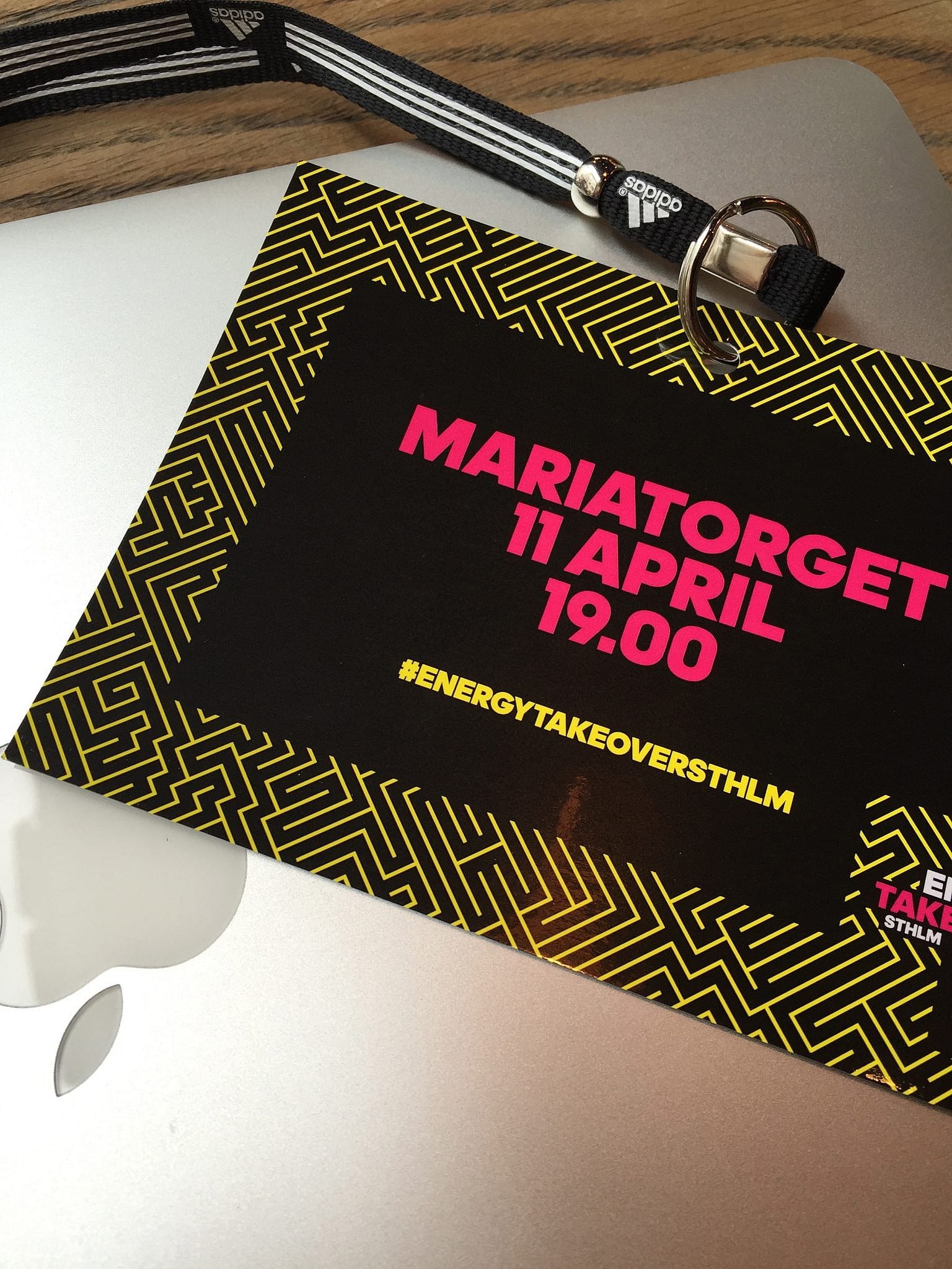 11 april smäller det.