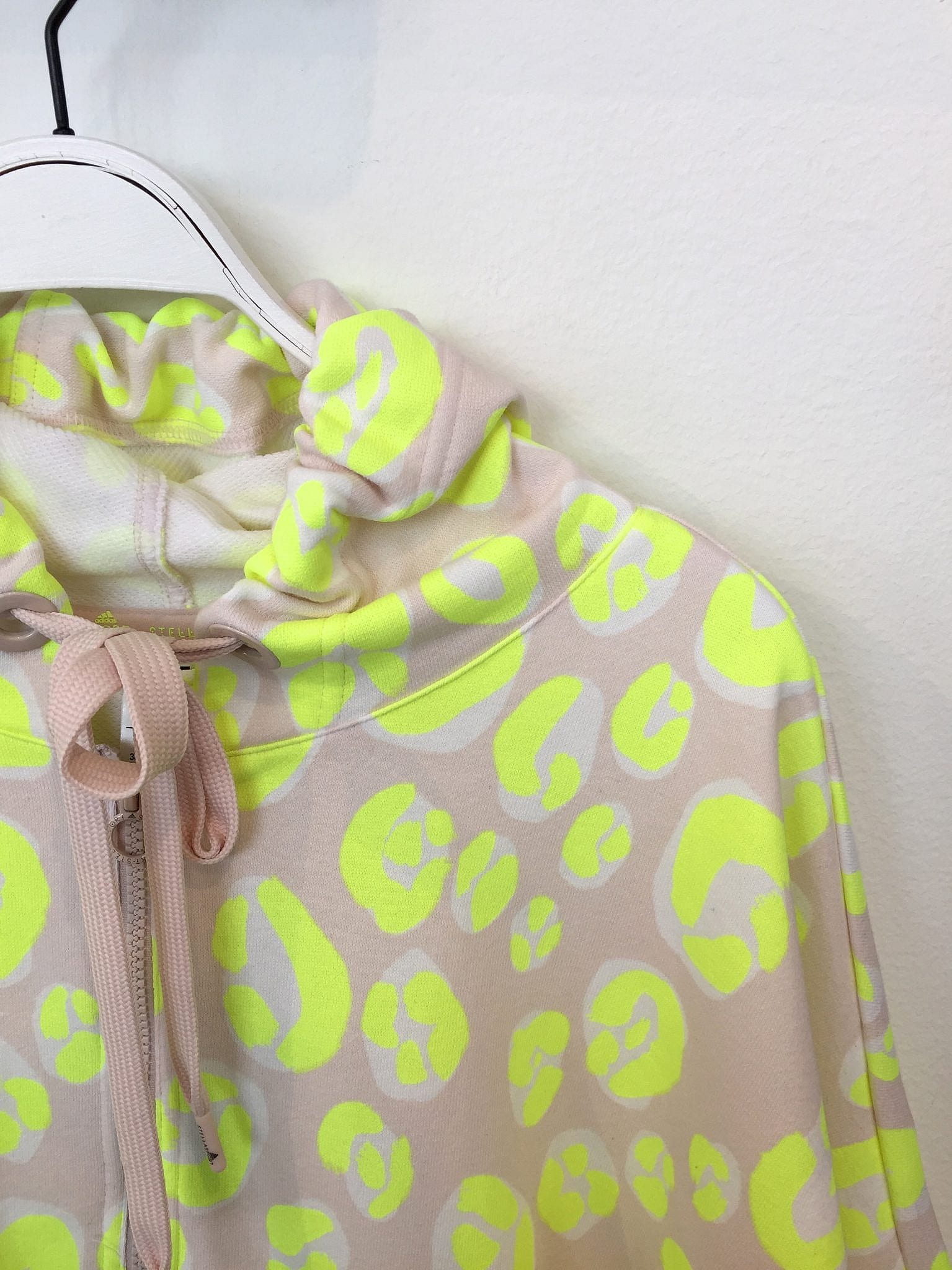 Beige och neongult, min favoritkombo.