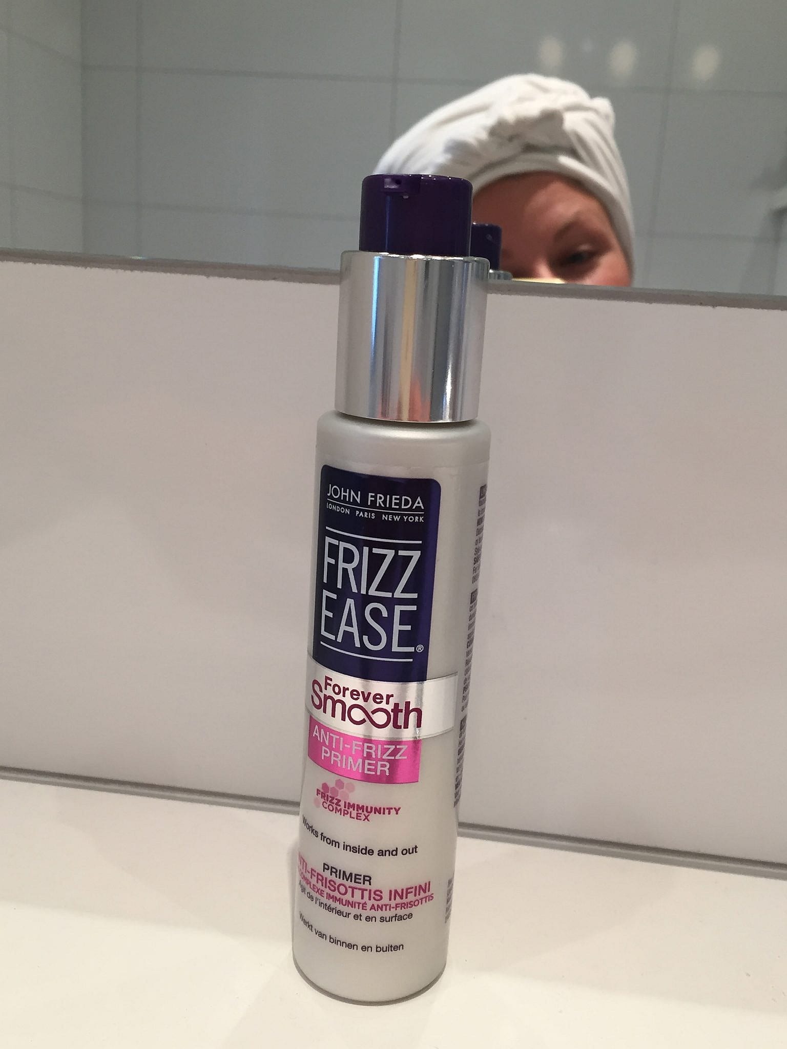 Trots antifrizz blev håret...